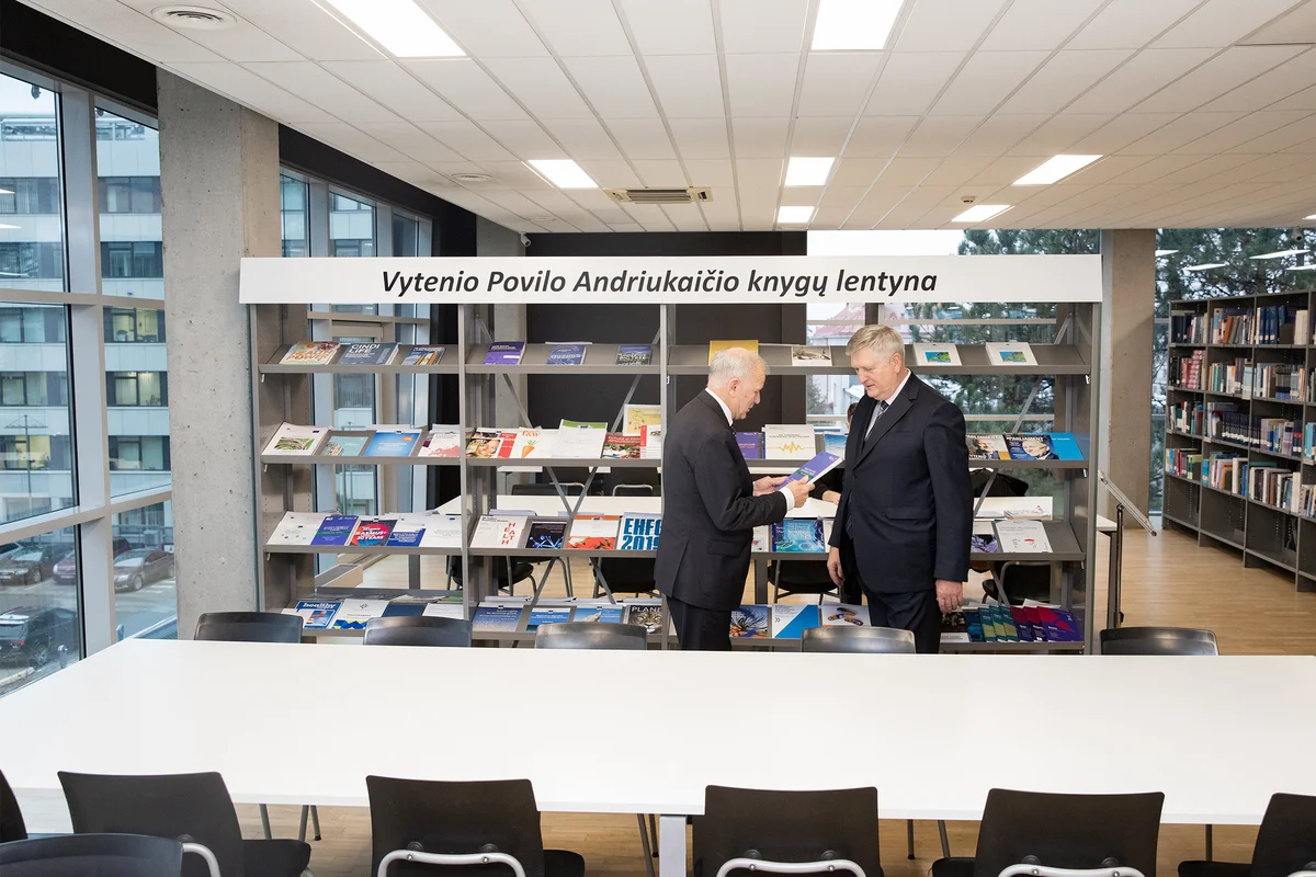 Europos parlamento narys V. Andriukaitis LSMU bendruomenei pristatė knygą