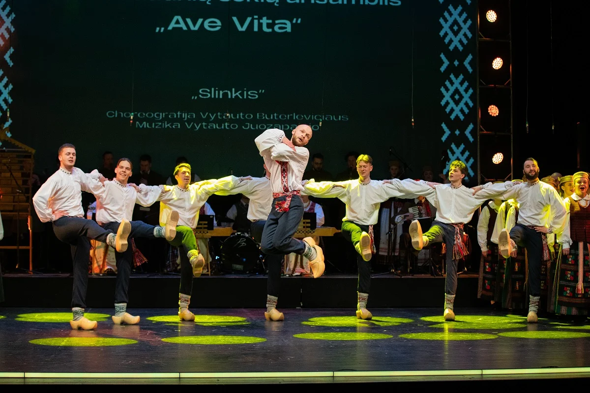 LSMU surengtame festivalyje „Ei, studente, sukis vėju!“ atgijo per amžius puoselėtas lietuvių liaudies menas