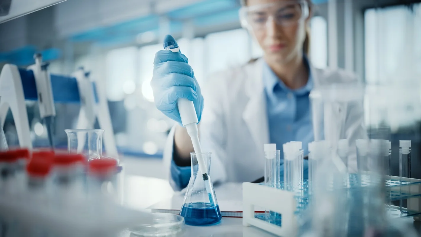 „Thermo Fisher Scientific“ skelbia 2025–2026 m. stipendijų konkursą bakalauro studentams